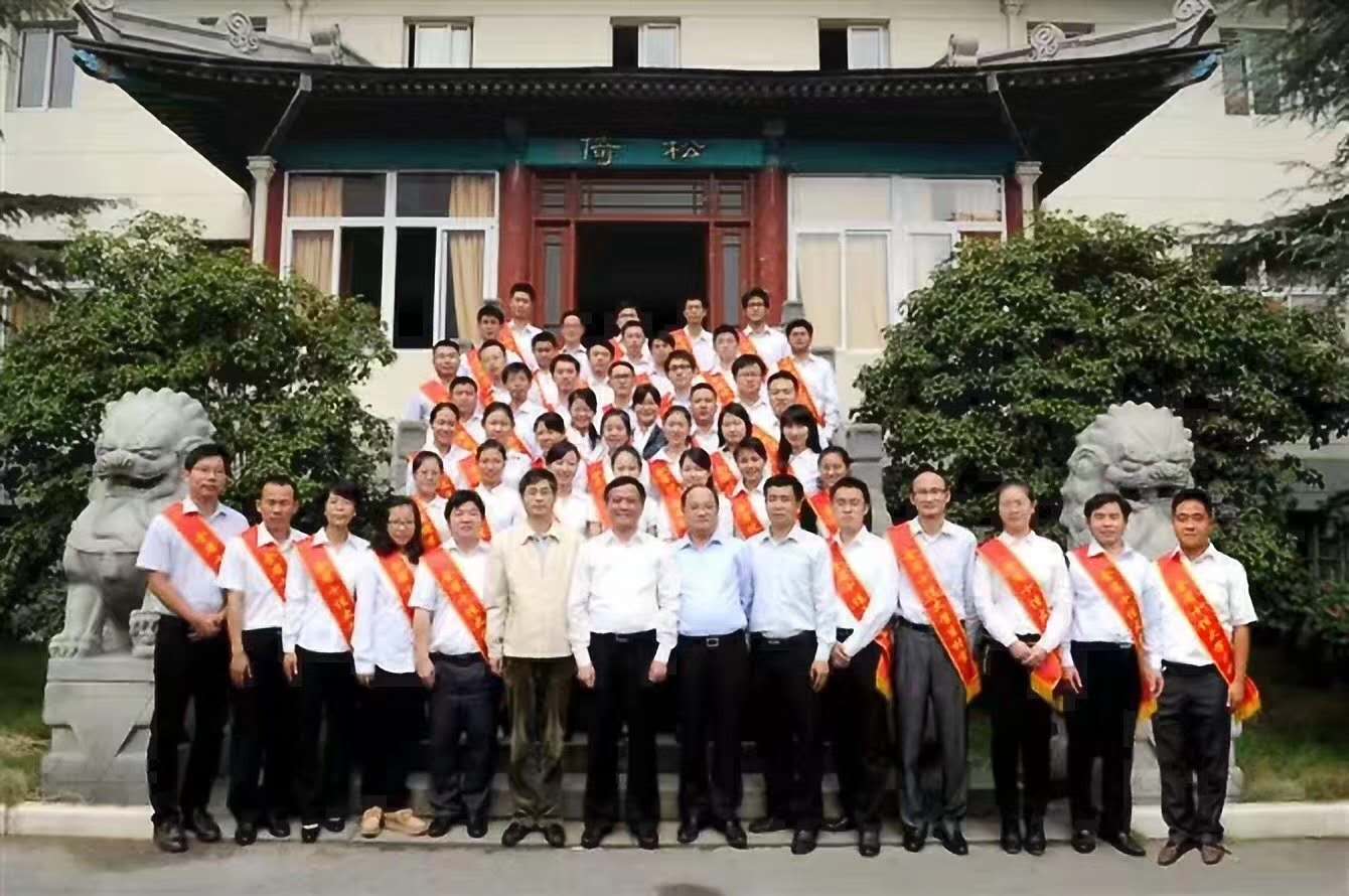 优秀大学生村官.jpg